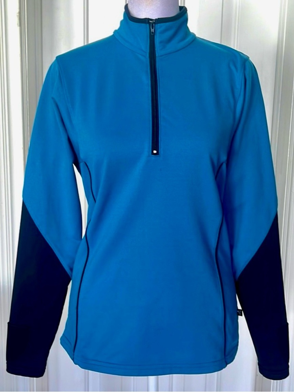 Moving Comfort Quarter Zip Activewear and Running Top with DriLayer Plus. Medium